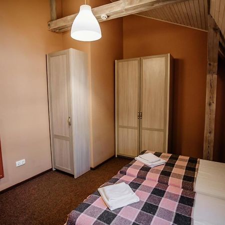 Guest House "Arkhistratyg" Lviv Ngoại thất bức ảnh