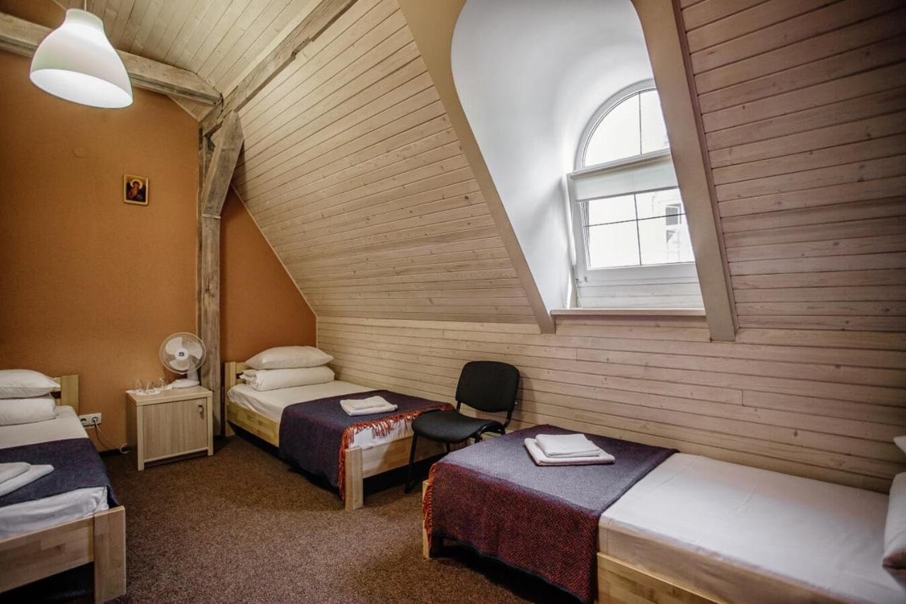 Guest House "Arkhistratyg" Lviv Ngoại thất bức ảnh