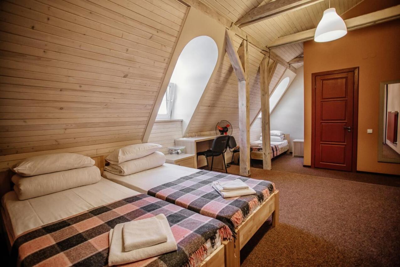 Guest House "Arkhistratyg" Lviv Ngoại thất bức ảnh