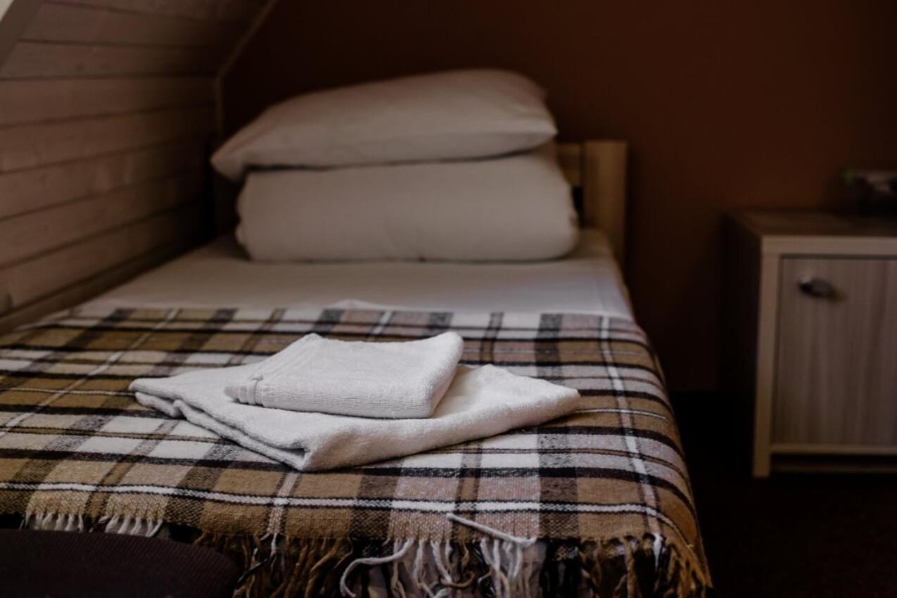Guest House "Arkhistratyg" Lviv Ngoại thất bức ảnh