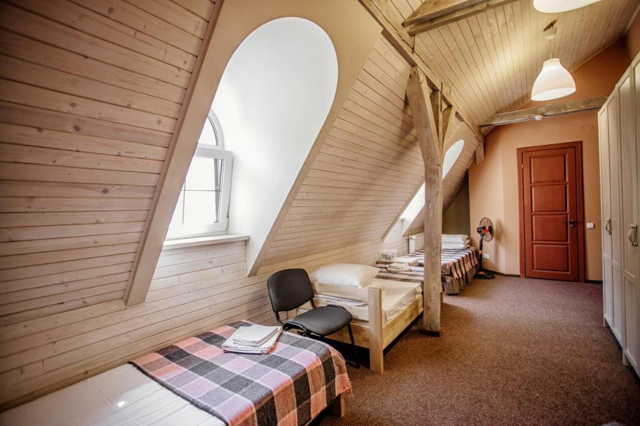 Guest House "Arkhistratyg" Lviv Ngoại thất bức ảnh