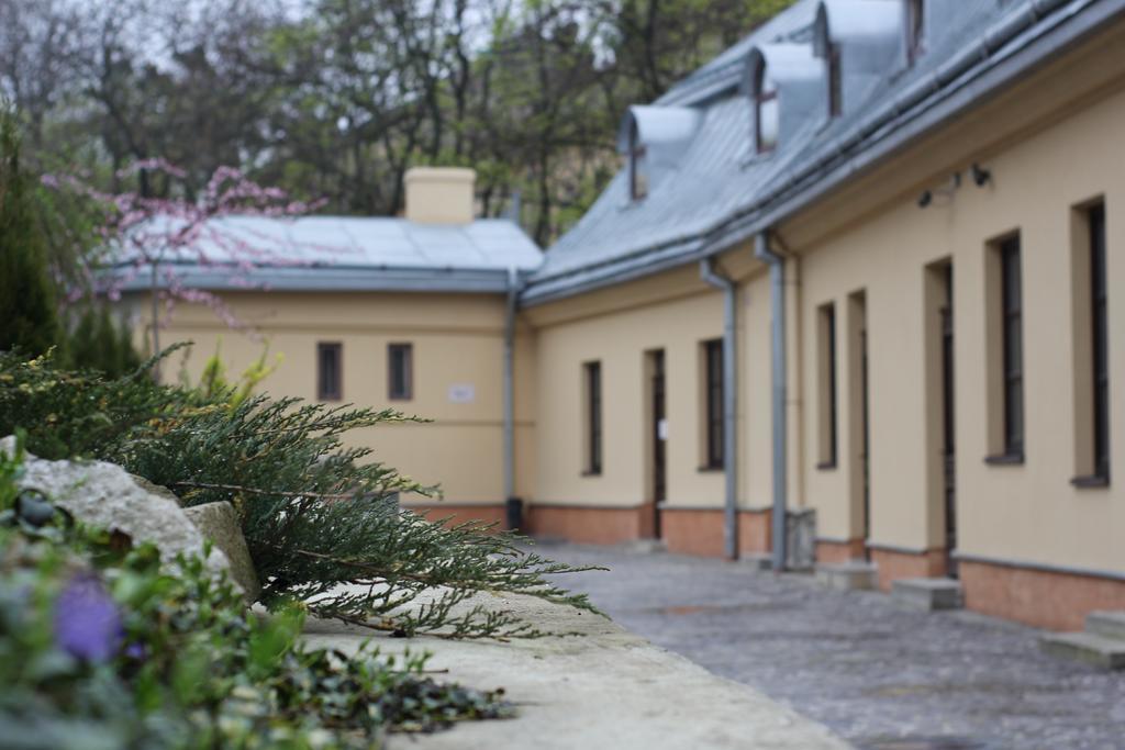 Guest House "Arkhistratyg" Lviv Ngoại thất bức ảnh