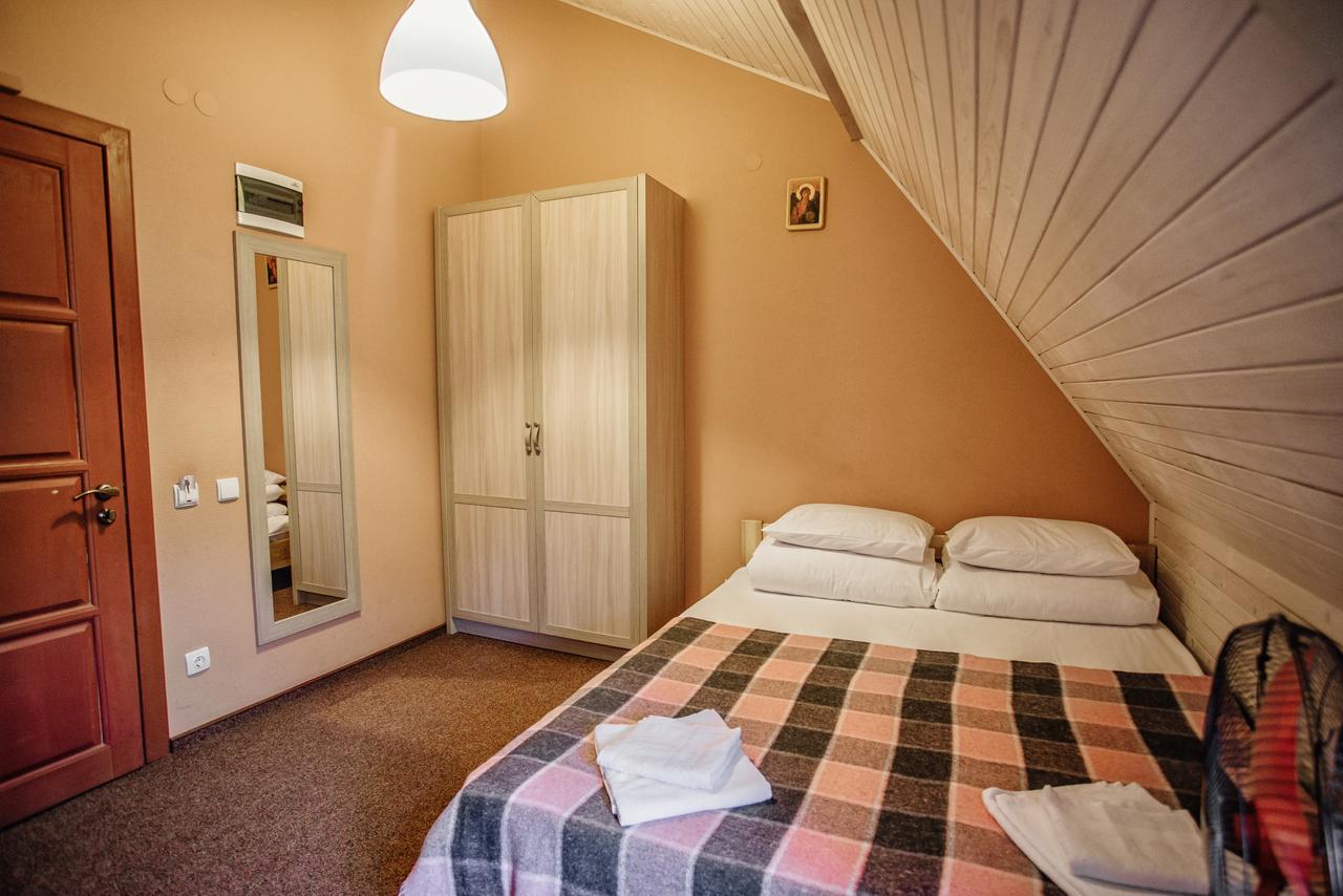 Guest House "Arkhistratyg" Lviv Ngoại thất bức ảnh